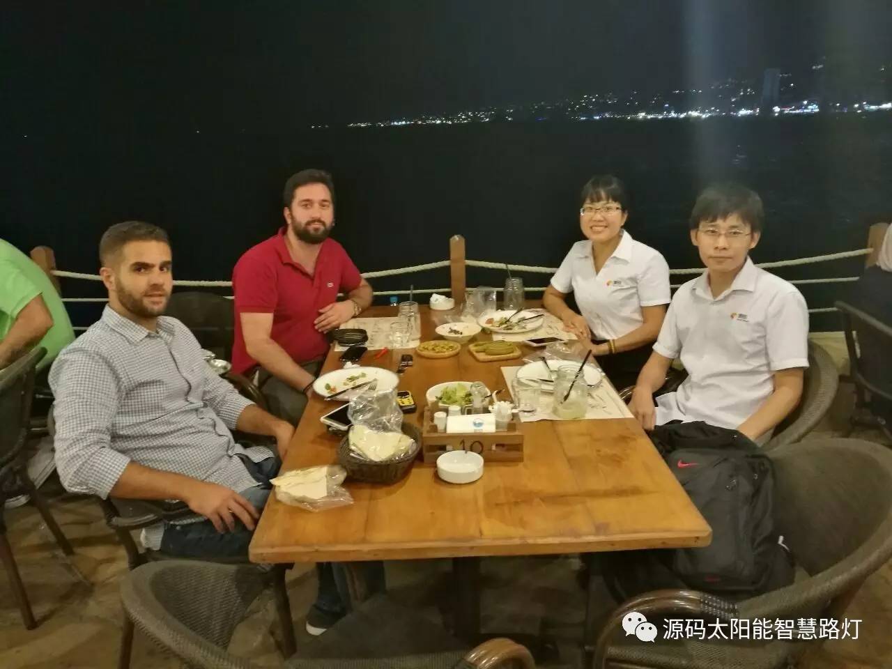太陽能路燈，太陽能平板燈，光伏產(chǎn)業(yè)，綠色節(jié)能，太陽能路燈廠家